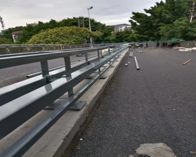 衡南防撞护栏